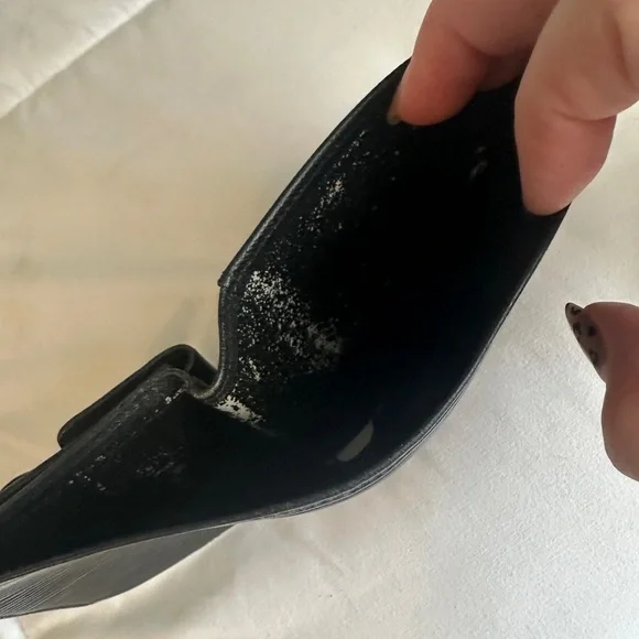 Louis Vuitton Black Epi Leather Wallet - Near Flawless - Picture 10 of 16